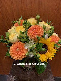 VASE106 Designer's Seasonal flowers in a vase ML